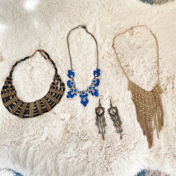 🎈3 for $25🎈5 pcs of Various NEW Jewelry, 3 Necklace and 2 Dangling Earrings - Picture 1 of 7